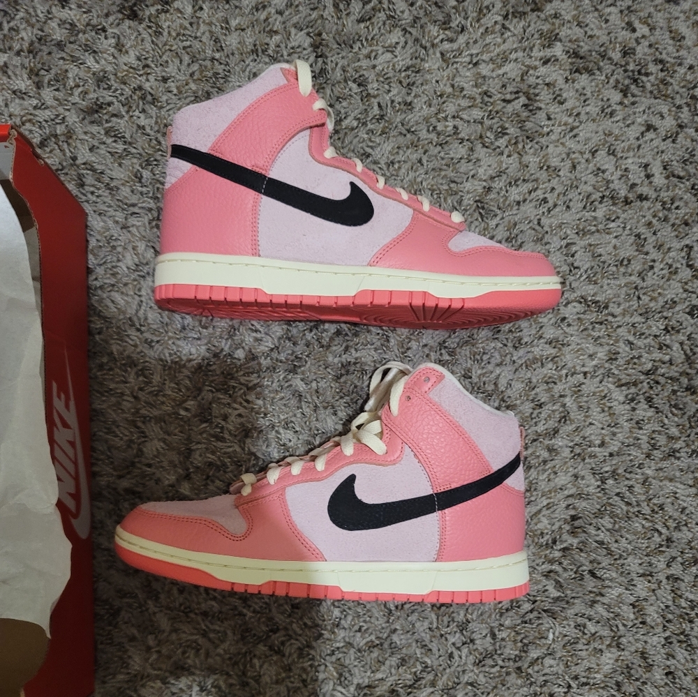 Nike dunk hoops pack ,pink , size 7.5 men/9womens